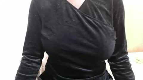 Snapshot of fruity28 chatting on 19, 11, 2025 fruity28 online show from 19, 11, 2025