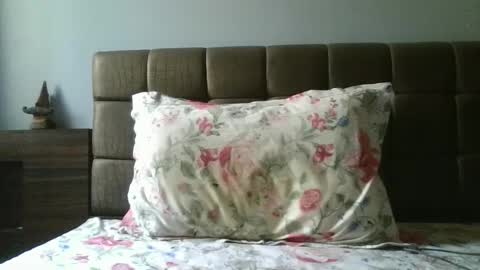 Snapshot of fruti_loops chatting on 15, 2, 2025 fruti loops Bull online show from 15, 2, 2025