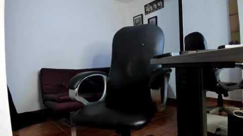 Snapshot of fuckerwate chatting on 27, 10, 2025 SERGIO THE SEX LAWYER online show from 27, 10, 2025