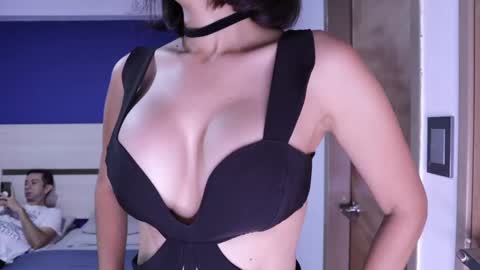 Snapshot of funcouple1985 chatting on 24, 9, 2025 Sammygirl  tommy guy friends with benefits online show from 24, 9, 2025