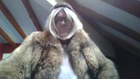 Snapshot of fursdany chatting on 26, 10, 2025 Dany online show from 26, 10, 2025