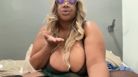 Snapshot of furykat1 chatting on 14, 12, 2025 furykat1 online show from 14, 12, 2025