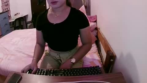 Snapshot of future_bride chatting on 17, 12, 2025 future_bride online show from 17, 12, 2025