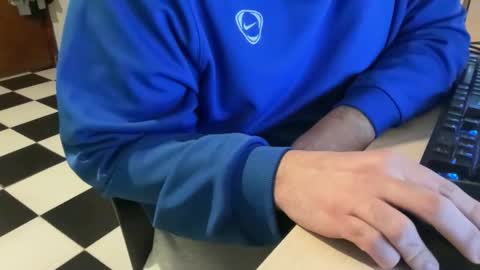 Snapshot of fuzitzu2 chatting on 11, 2, 2025 fuzitzu2 online show from 11, 2, 2025