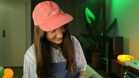 Snapshot of g_ia chatting on 20, 10, 2025 G online show from 20, 10, 2025