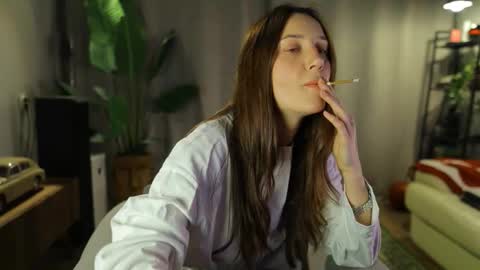 Snapshot of g_ia chatting on 28, 10, 2025 G online show from 28, 10, 2025