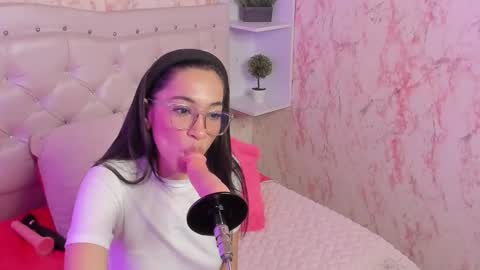 Snapshot of gabbieskinny chatting on 18, 11, 2025 gabbieskinny online show from 18, 11, 2025