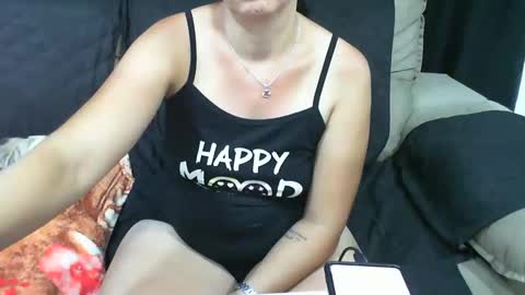 Snapshot of gabibrasil chatting on 9, 2, 2025 gaby  layla online show from 9, 2, 2025