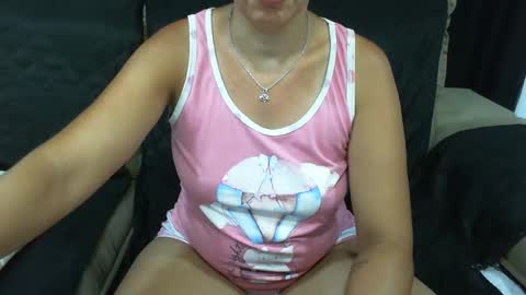 Snapshot of gabibrasil chatting on 1, 3, 2025 gaby  layla online show from 1, 3, 2025