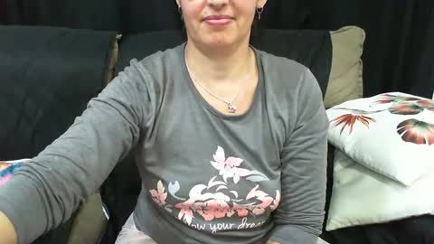 Snapshot of gabibrasil chatting on 9, 9, 2025 gaby  layla online show from 9, 9, 2025