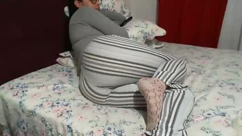 Snapshot of gabibrasil chatting on 8, 11, 2025 gaby layla online show from 8, 11, 2025