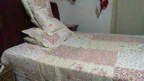 Snapshot of gabibrasil chatting on 18, 12, 2025 gaby layla online show from 18, 12, 2025