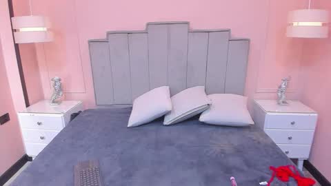   online show from 17, 10, 2025