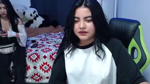 Snapshot of gaby_foz chatting on 12, 12, 2024 Gabriela online show from 12, 12, 2024