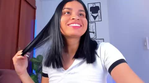Snapshot of gaby_girl chatting on 14, 10, 2025 online show from 14, 10, 2025