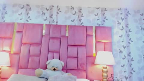 gabymoreau online show from 5, 3, 2026