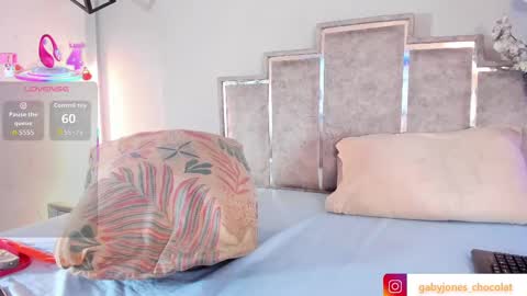 gabyyjones online show from 5, 11, 2025