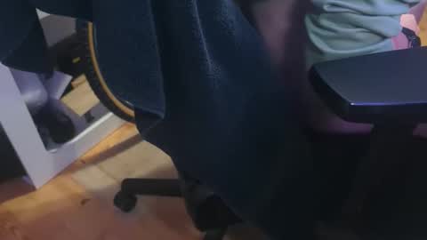 Snapshot of gagl2k chatting on 9, 11, 2025 gagl2k online show from 9, 11, 2025