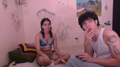 Snapshot of gaia_16 chatting on 9, 3, 2026 Gaia y Clayde online show from 9, 3, 2026