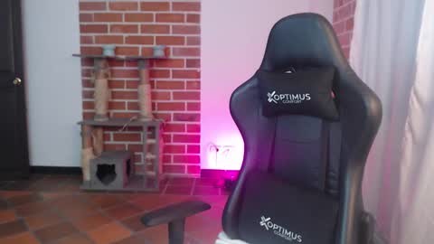 Lenna 3 online show from 21, 2, 2026