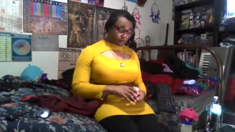 Snapshot of gardeniaspear chatting on 8, 11, 2025 Gardenia online show from 8, 11, 2025