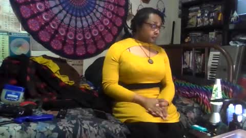 Snapshot of gardeniaspear chatting on 24, 11, 2025 Gardenia online show from 24, 11, 2025