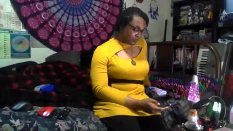 Snapshot of gardeniaspear chatting on 26, 11, 2025 Gardenia online show from 26, 11, 2025