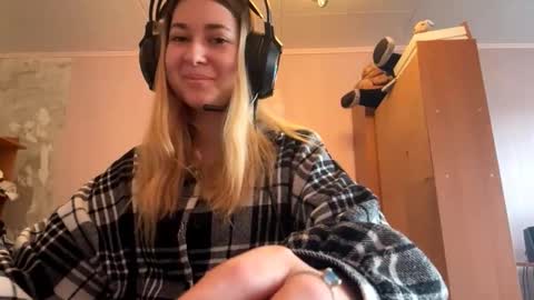 garnettdelbo online show from 27, 9, 2025
