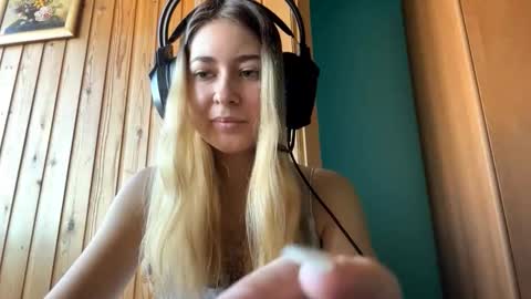 garnettdelbo online show from 28, 9, 2025