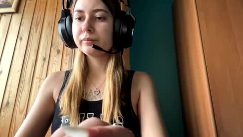 garnettdelbo online show from 29, 9, 2025