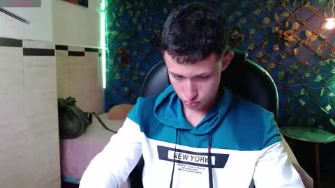 garuo_18 online show from 16, 11, 2025