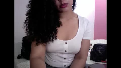 Snapshot of gatubelahotxxx chatting on 24, 12, 2024 gatubelahotxxx online show from 24, 12, 2024