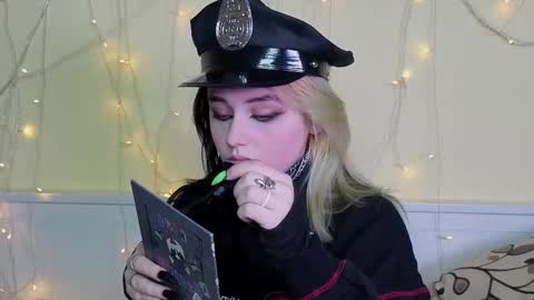 Snapshot of gemmafulwood chatting on 14, 11, 2025 Ilona online show from 14, 11, 2025