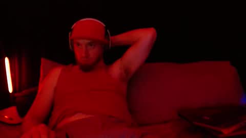 genitalwars online show from 17, 12, 2025