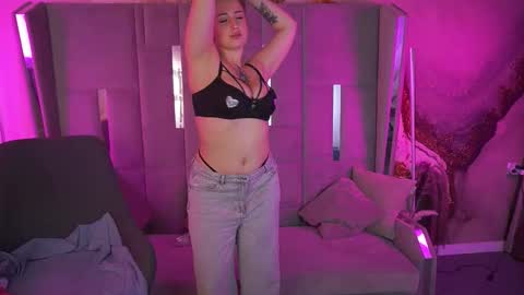 Snapshot of gentleadellee chatting on 10, 11, 2025 gentleadellee online show from 10, 11, 2025