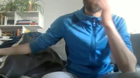 Snapshot of geon2xx chatting on 2, 3, 2025 Geon online show from 2, 3, 2025