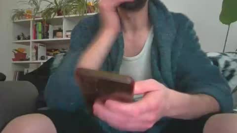 Snapshot of geon2xx chatting on 4, 11, 2025 Geon online show from 4, 11, 2025