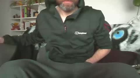 Snapshot of geon2xx chatting on 5, 11, 2025 Geon online show from 5, 11, 2025