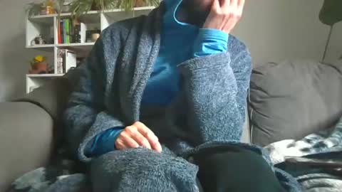 Snapshot of geon2xx chatting on 14, 11, 2025 Geon online show from 14, 11, 2025