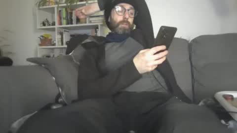 Snapshot of geon2xx chatting on 15, 11, 2025 Geon online show from 15, 11, 2025