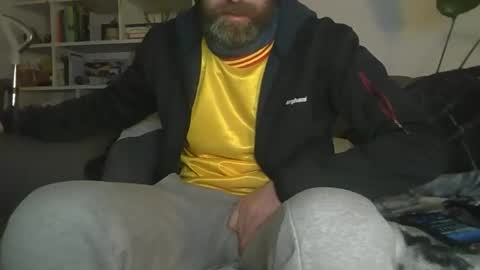 Snapshot of geon2xx chatting on 19, 11, 2025 Geon online show from 19, 11, 2025