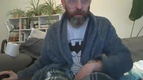 Snapshot of geon2xx chatting on 23, 11, 2025 Geon online show from 23, 11, 2025