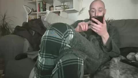 Snapshot of geon2xx chatting on 24, 11, 2025 Geon online show from 24, 11, 2025