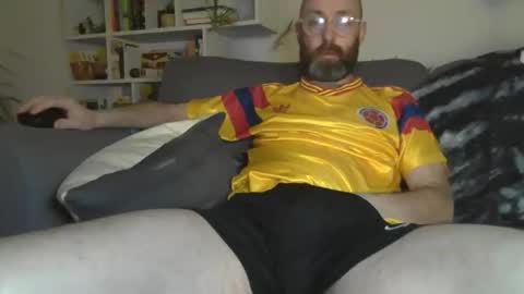 Snapshot of geon2xx chatting on 2, 12, 2025 Geon online show from 2, 12, 2025