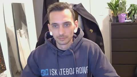 Snapshot of georgek0011 chatting on 2, 12, 2025 georgek0011 online show from 2, 12, 2025