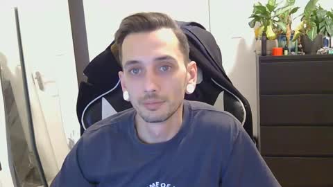 Snapshot of georgek0011 chatting on 22, 12, 2025 georgek0011 online show from 22, 12, 2025