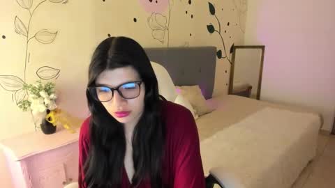 Gia online show from 28, 10, 2025