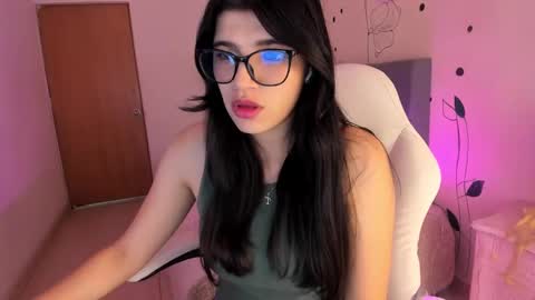 Gia online show from 1, 11, 2025