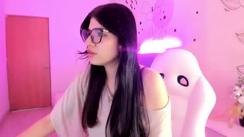 Gia online show from 8, 11, 2025