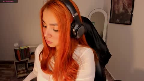 Snapshot of gia_broks chatting on 27, 11, 2025 Gia Brooks online show from 27, 11, 2025